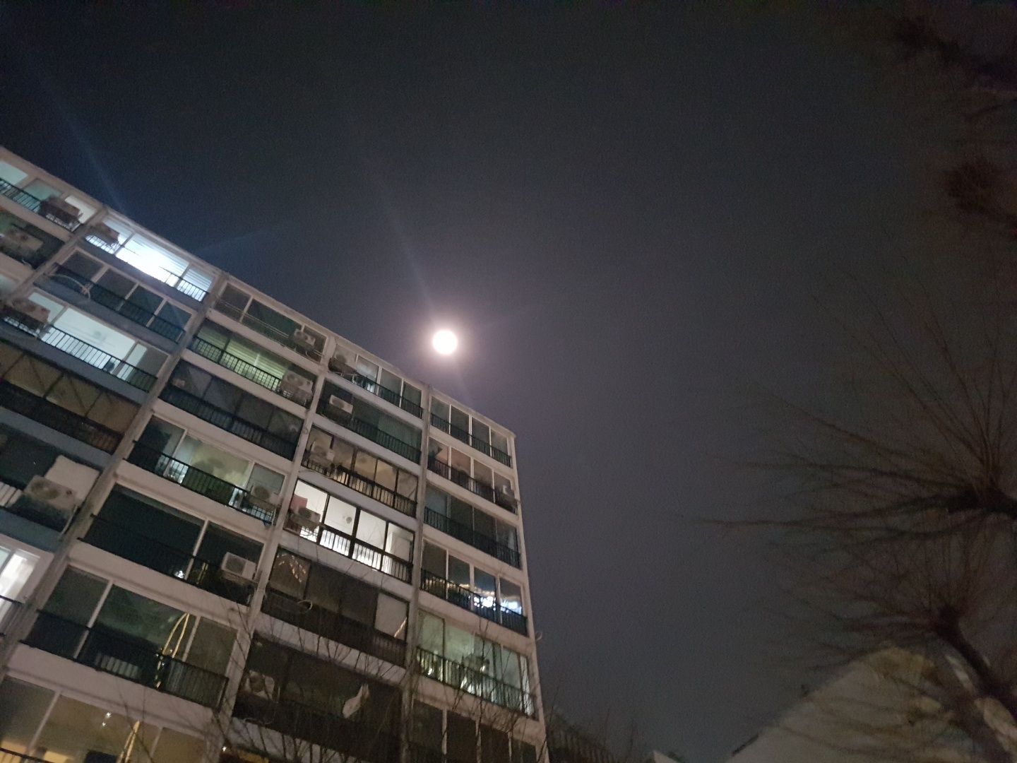 동아아파트 달밤